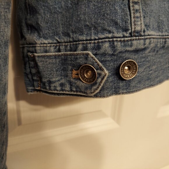 DKNY Women's Fitted Jean Denim Jacket Blue Washed Size Small Fitted - Picture 5 of 8